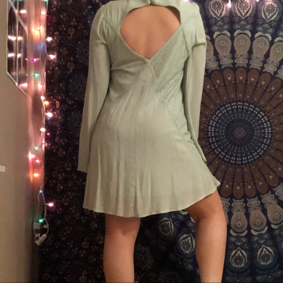 Mint Green Lace Dress - Picture 4 of 4
